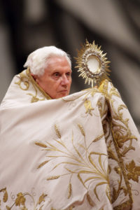 Pope+Benedict+XVI+Celebrates+Te+Deum+Vespers+RzMdl52fE5Pl